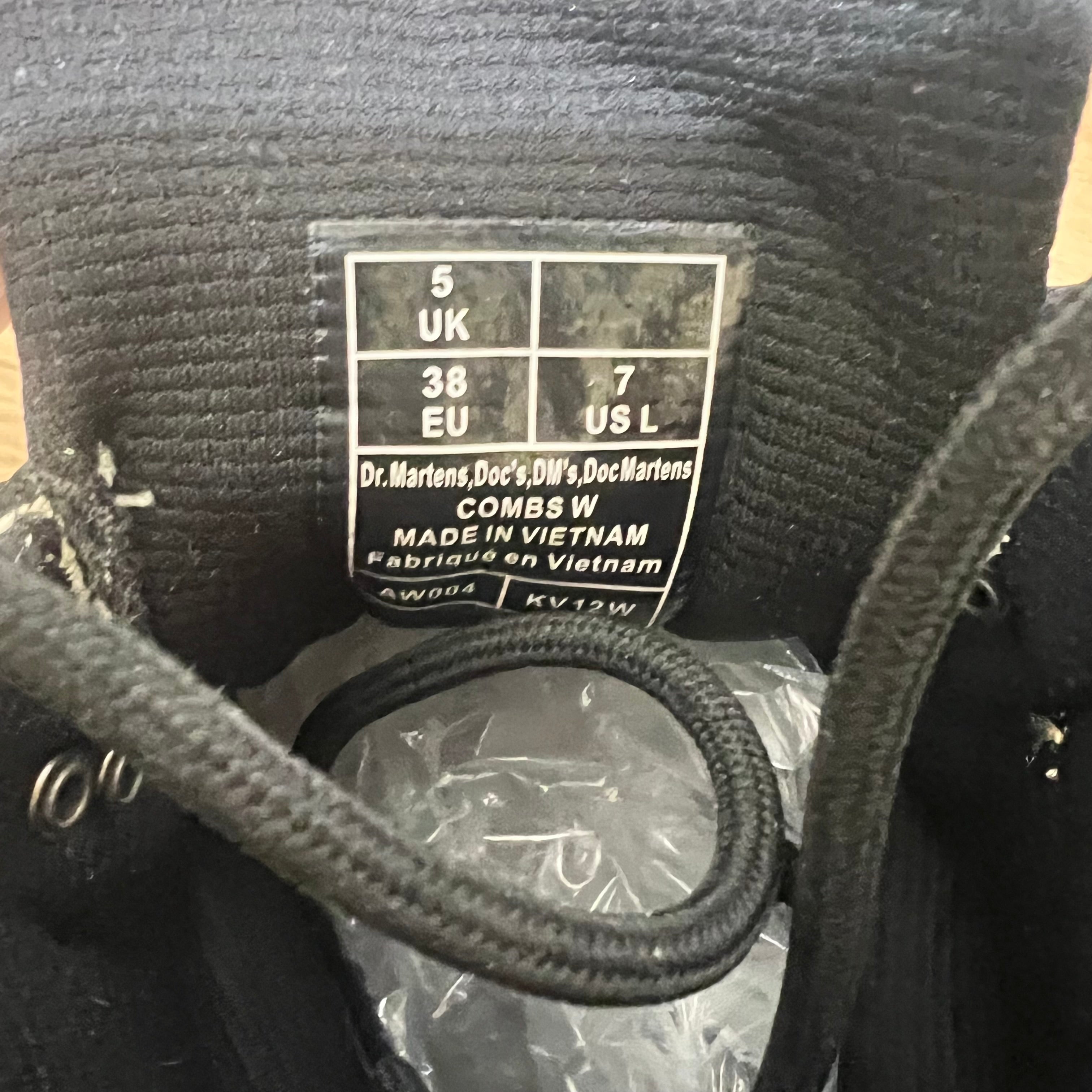 Dr. Martens Women's Combs Suede Utility Boots (pre-owned) Size 5