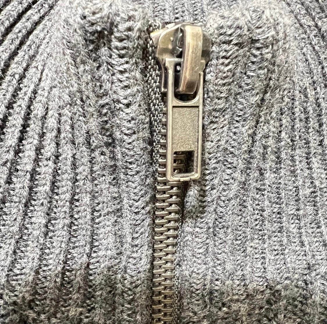 Guess Sweater Men’s Size XXL