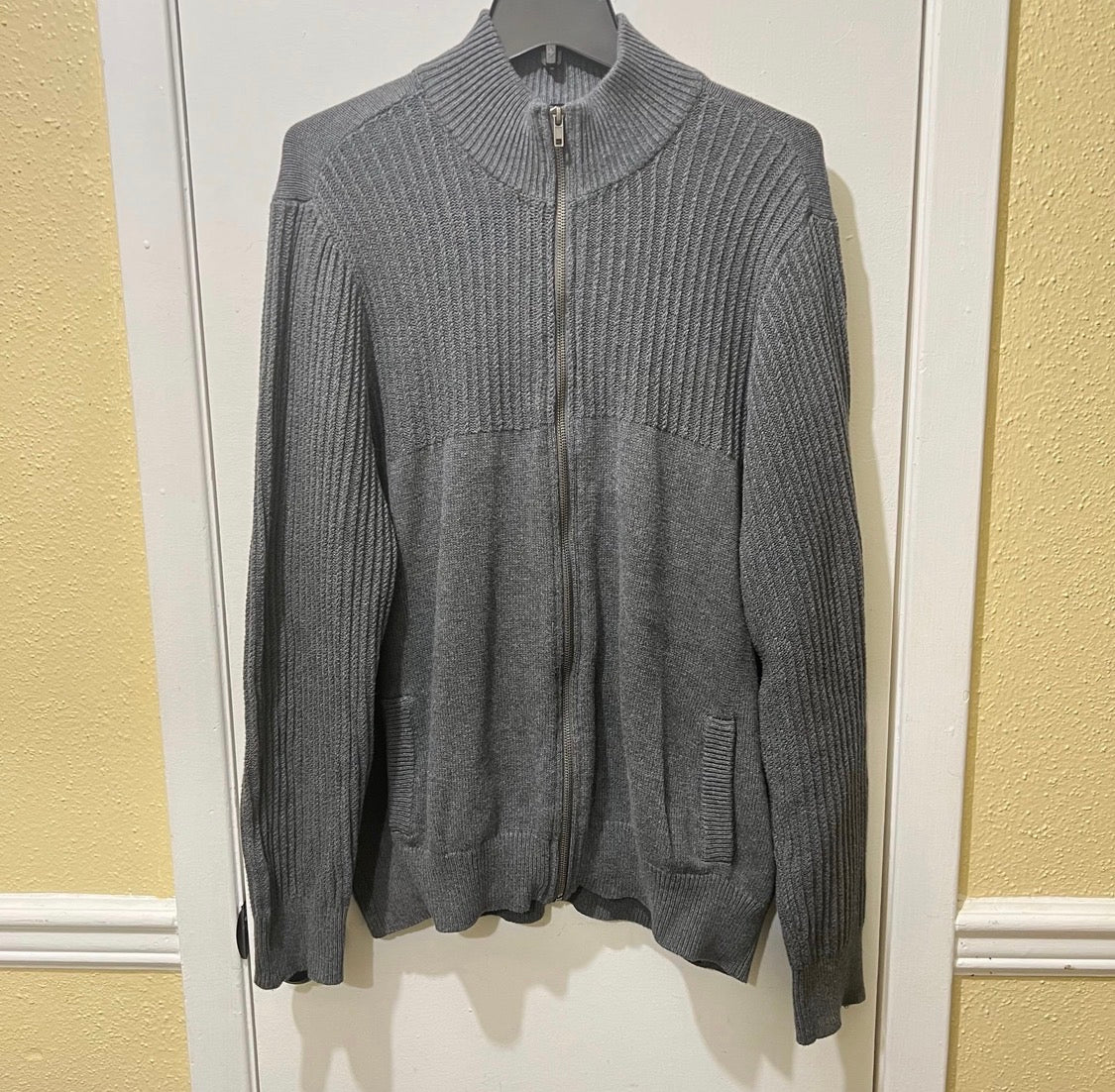 Guess Sweater Men’s Size XXL