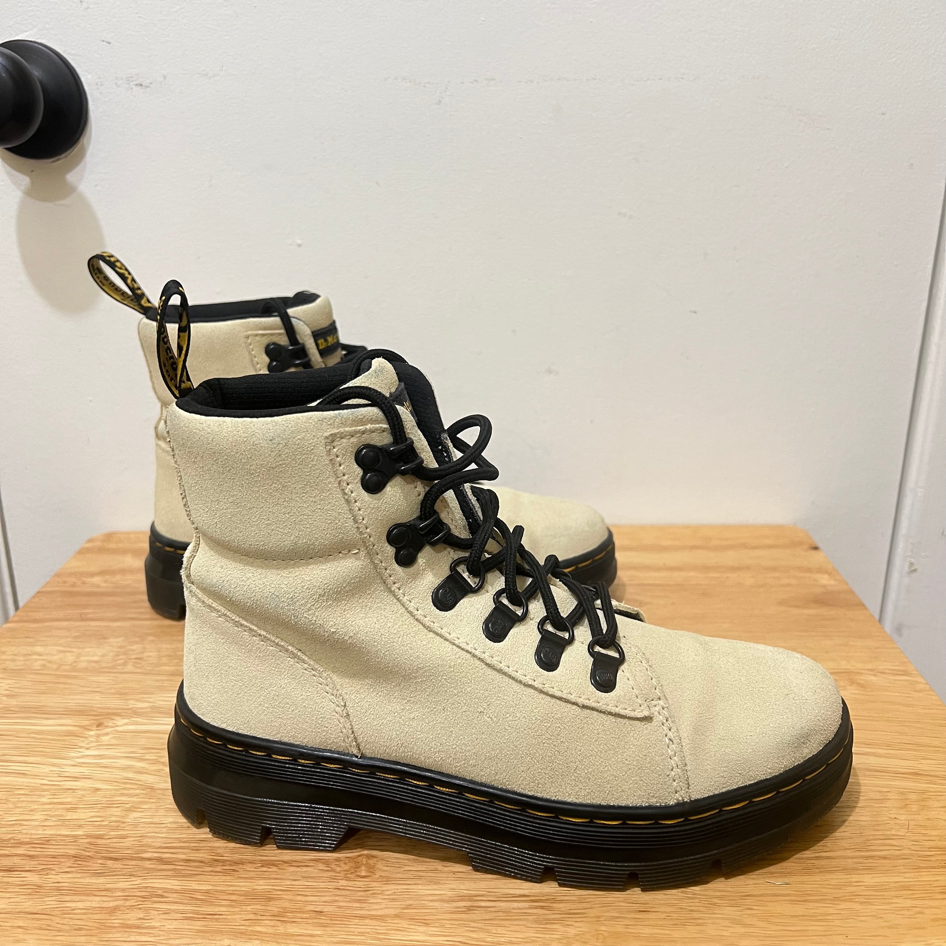 Dr. Martens Women's Combs Suede Utility Boots (pre-owned) Size 5