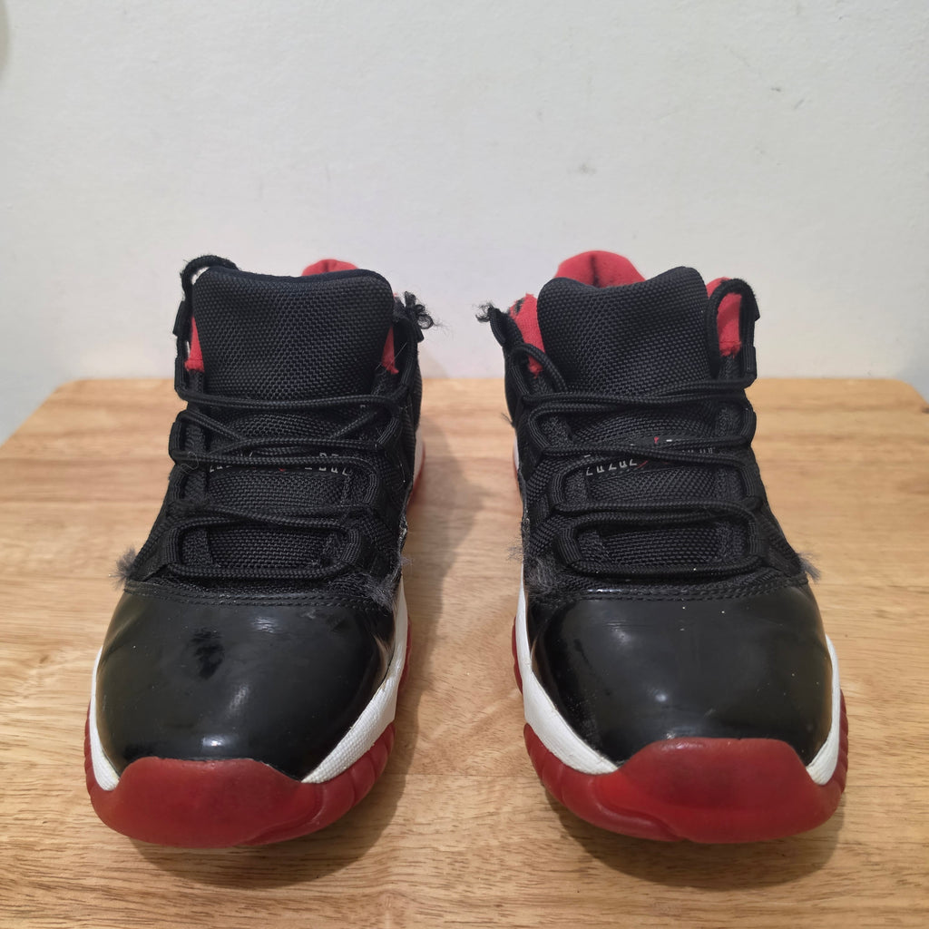 Jordan Boys Size 6.5 Black Red White Low Top Lace Up Logo Sneakers