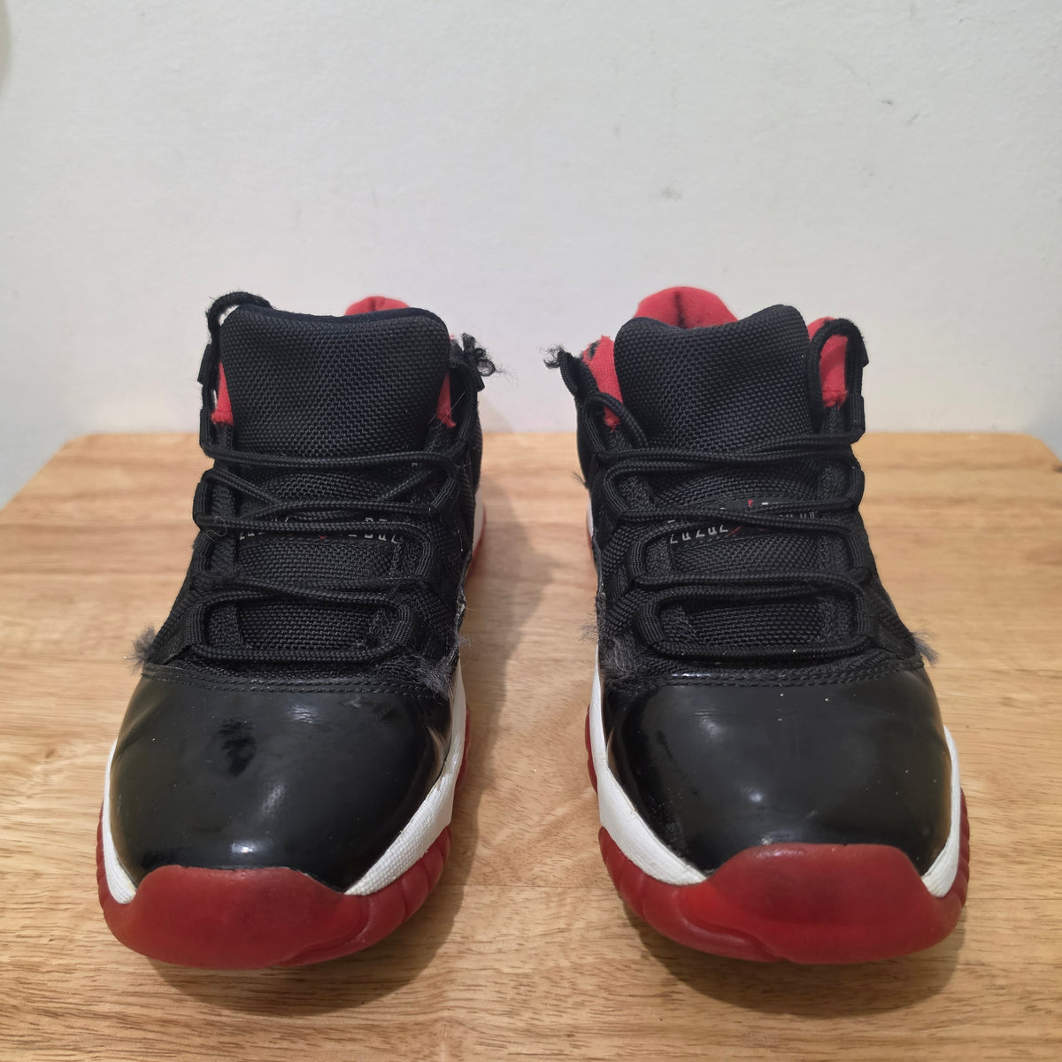 Jordan Boys Size 6.5 Black Red White Low Top Lace Up Logo Sneakers