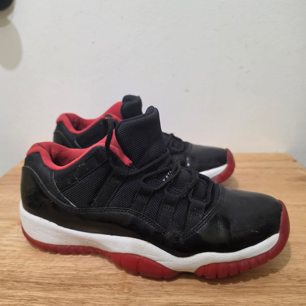 Jordan Boys Size 6.5 Black Red White Low Top Lace Up Logo Sneakers