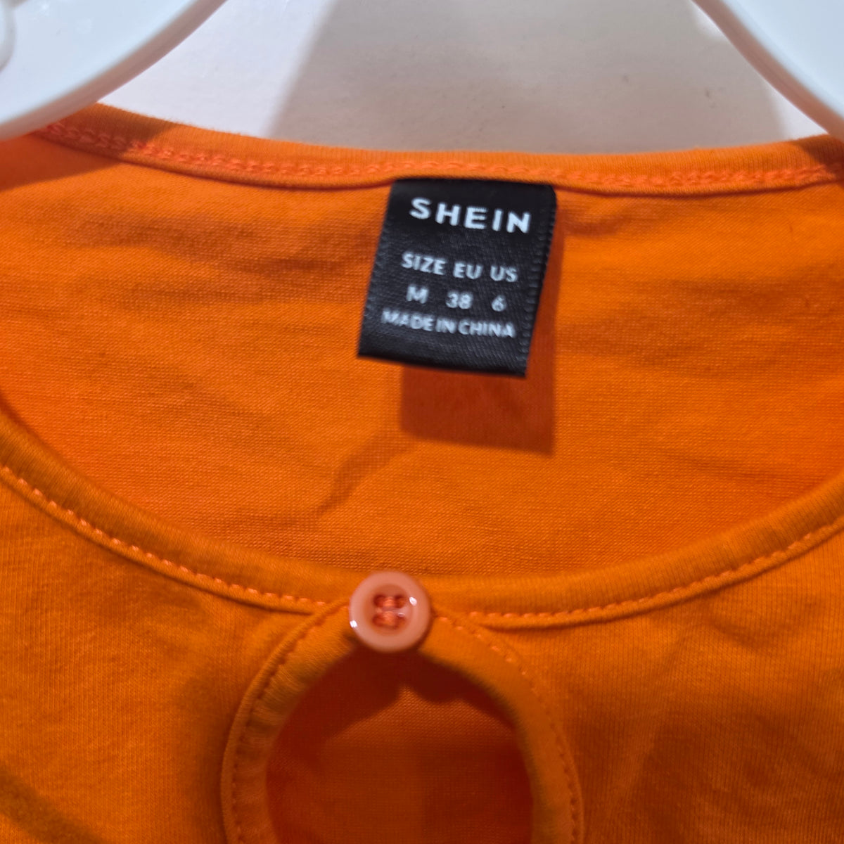 SHEIN Orange Cutout Button Crop Top - Size M (US 6) | Women's Short Sleeve Cropped T-Shirt
