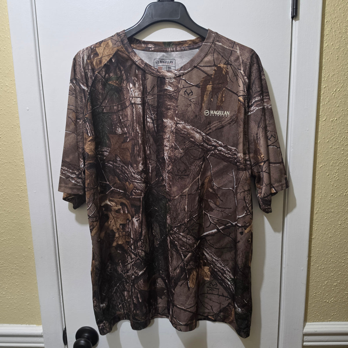 Magellan Outdoors Realtree Camo T-Shirt 2XL - Hunt Gear Hunting Shirt Mens 2XL