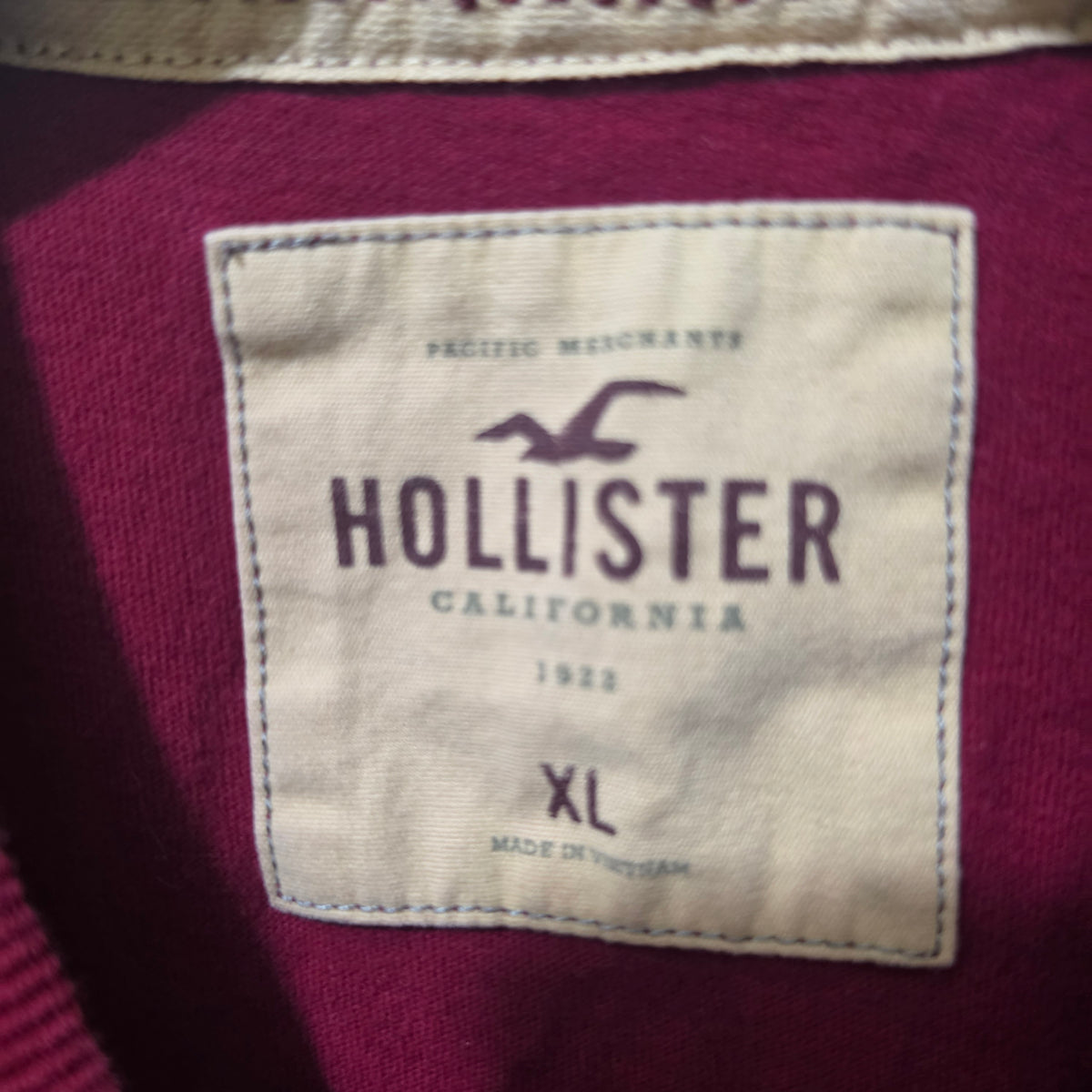 Hollister T-Shirt XL - HCo Santa Monica Burgundy Graphic Tee Mens XL